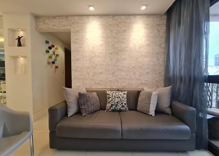 2 Bedrooms 2 Baths Apartment. 3 Blocks From Ipanema Beach. Prime Location. Rio de Janeiro